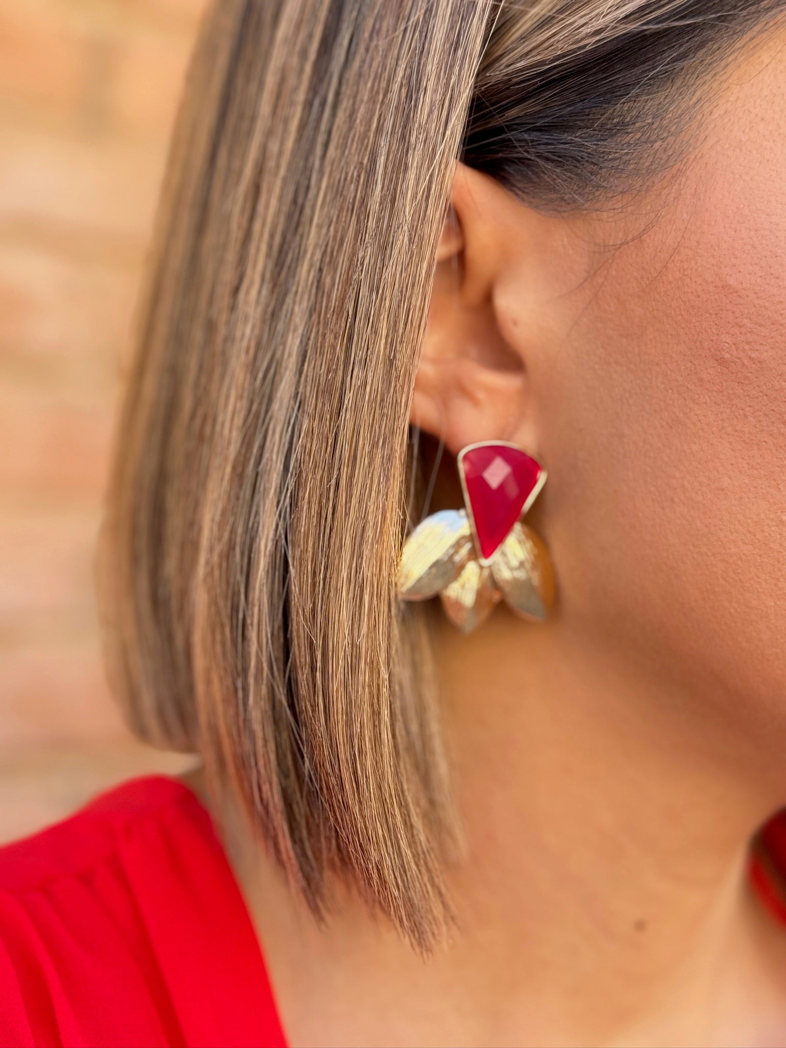 Pendientes de hoja roja con estilo Marbella (imagen 2)